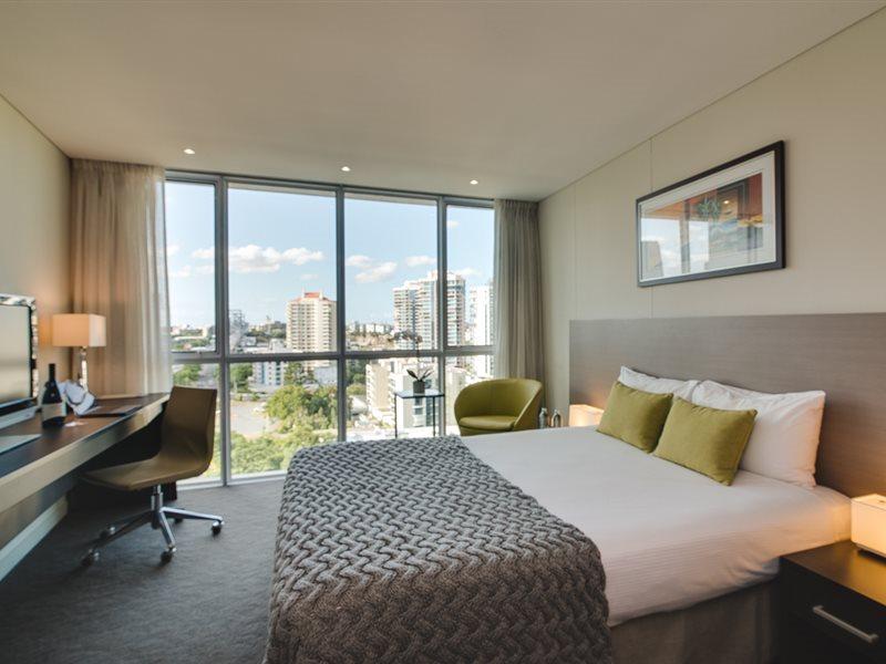 โรงแรมเดอะพอยท์บริสเบน ภายนอก รูปภาพ A room at the hotel