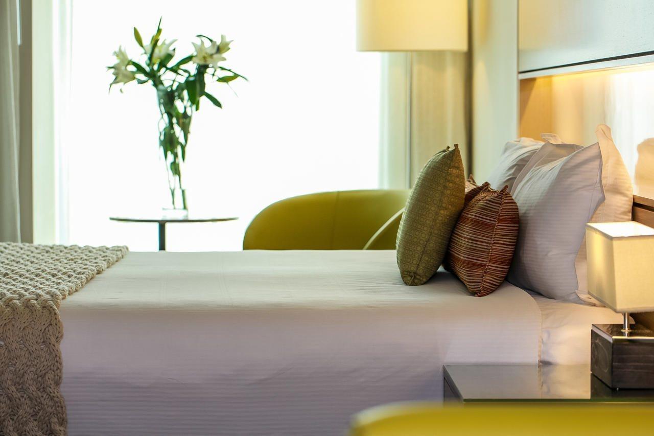 โรงแรมเดอะพอยท์บริสเบน ภายนอก รูปภาพ A bedroom at the hotel