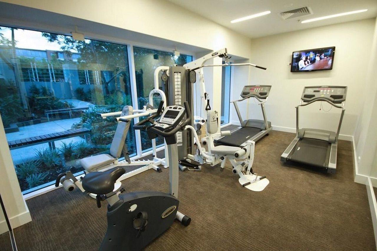 โรงแรมเดอะพอยท์บริสเบน สิ่งอำนวยความสะดวก รูปภาพ A gym at a hotel